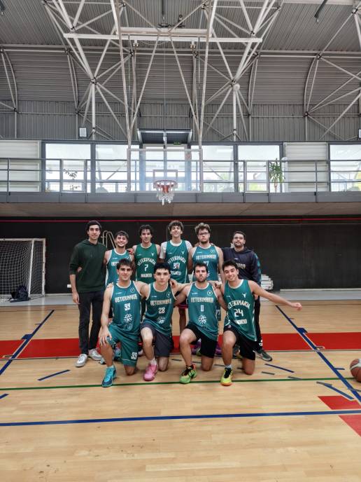 Grupo Axón Vet , patrocinador de los equipos de baloncesto masculino y femenino de la Facultad de Veterinaria de Madrid, presente en una nueva jornada de competición