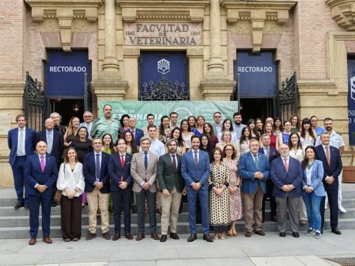 El CACV reconoce la excelencia de dos trabajos de fin de grado de la Facultad de Veterinaria de Córdoba