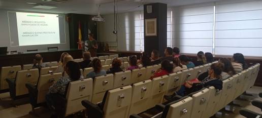 El Colegio de Veterinarios de Cádiz imparte una formación en seguridad alimentaria al Banco de Alimentos